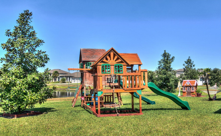treehouse/playground set