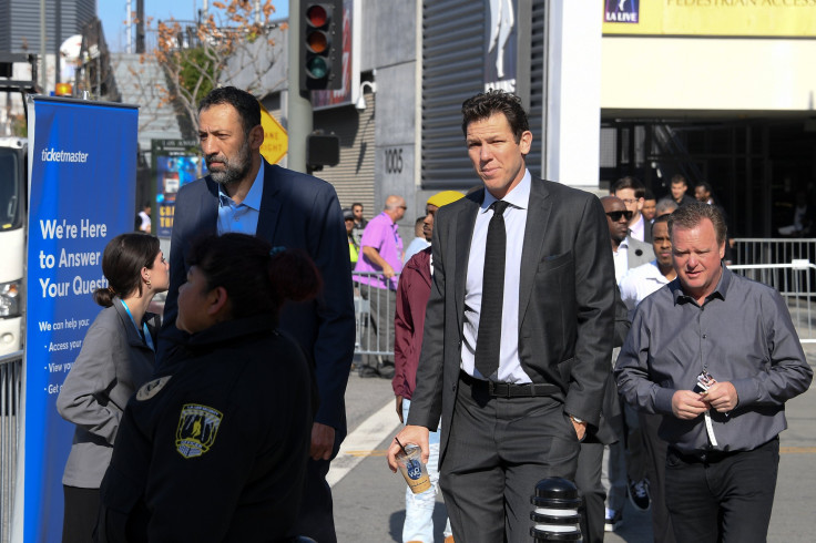  Former NBA player Vlade Divac (L) and Sacramento Kings coach Luke Walton