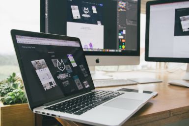 Master Adobe Photoshop, Illustrator and InDesign with these master courses.