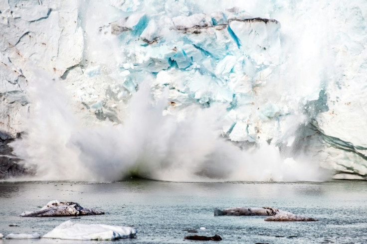 Until 2000, Greenland's ice sheet accumulated as much mass as it shed