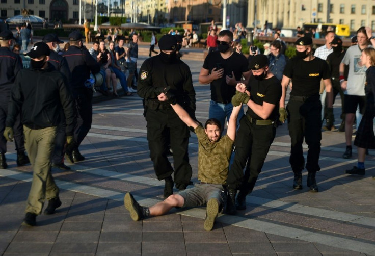 Security forces continue to crack down on protesters in Belarus
