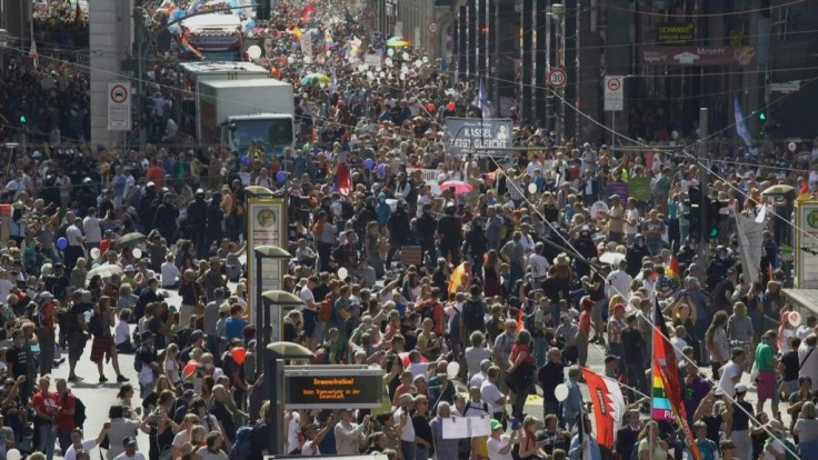 Berlin police halt Covid sceptics protest for not observing social distancing