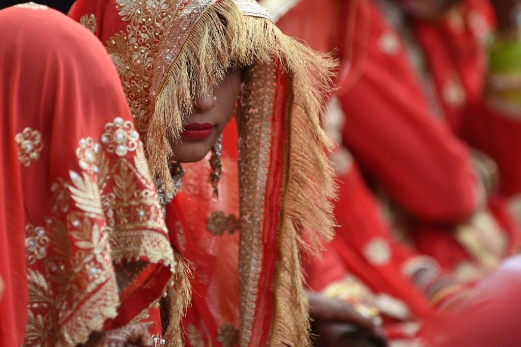 19 Year Old Groom Rings Up Authorities Seeks Their Help To Stop His Forced Marriage Ibtimes