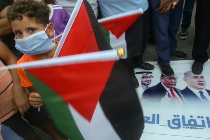 A deal to normalise ties between Israel and the UAE sparked anger among supporters of the Palestinians - prompting protests by Palestinian refugees in Lebanon