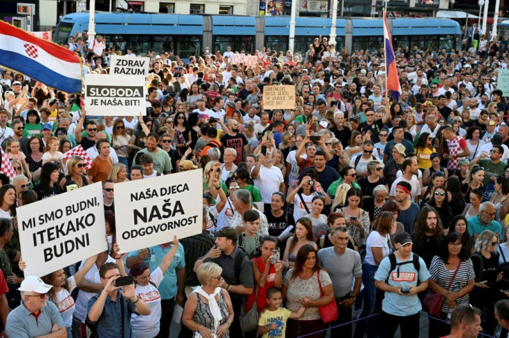 Several thousands demonstrated in Zagreb to protest against virus curbs