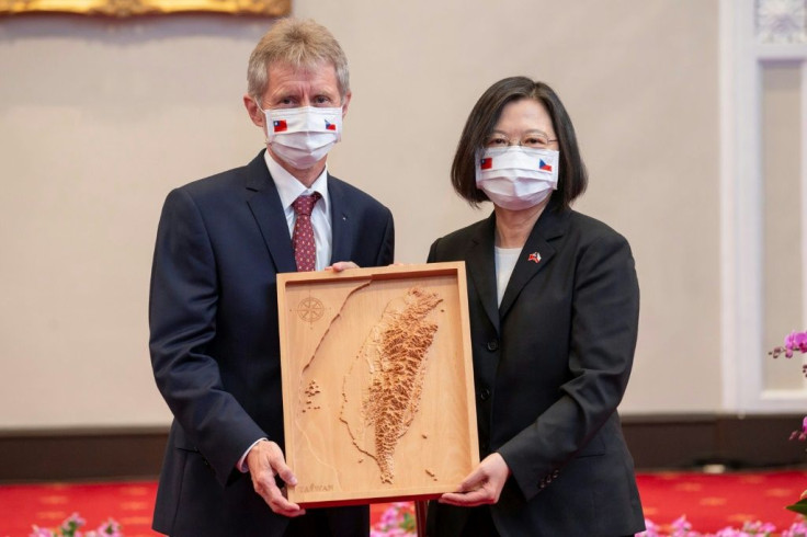 Czech Senate President Milos Vystrcil and Taiwanese President Tsai-wen in Taipei, a meeting which angered China
