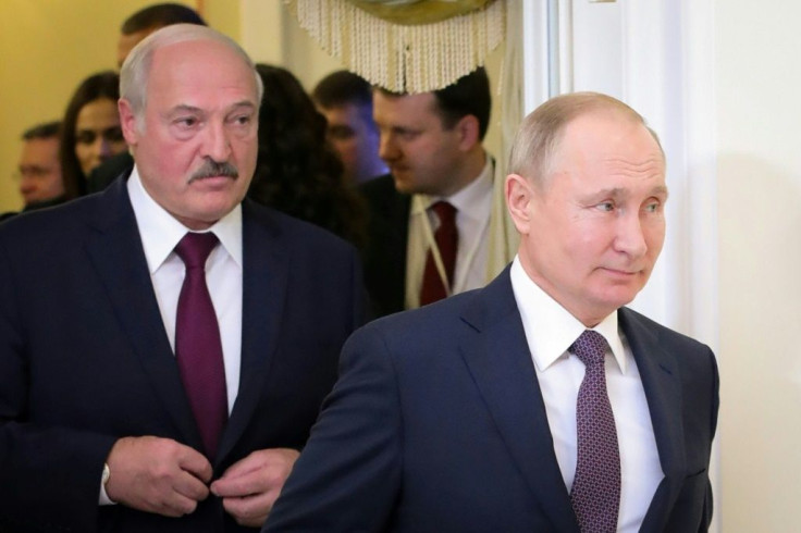Alexander Lukashenko (L) may no longer be able to play Russia's Vladimir Putin off against the West