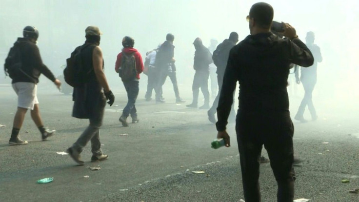IMAGESA few clashes broke out between demonstrators and police, who fired tear gas, as the "yellow vests" social movement - launched in protest at the policies and reforms of the government of president Emmanual Macron - returns to the streets of the Fren