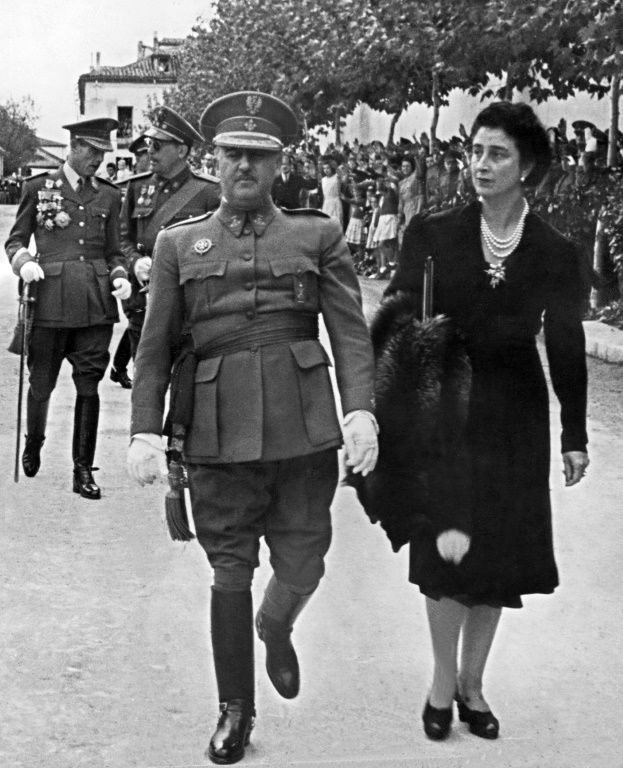 Franco with his wife Carmen Polo in 1943, during the Second World War