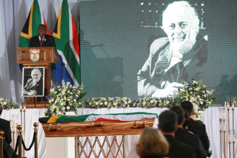 South African President Cyril Ramaphosa pays tribute to anti-apartheid lawyer George Bizos at his funeral