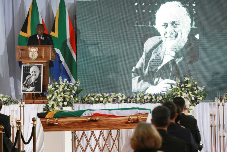 South African President Cyril Ramaphosa pays tribute to anti-apartheid lawyer George Bizos at his funeral