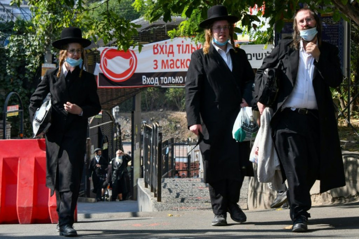 Hasidic Jewish piligrims in Uman are held to tight coronavirus restrictions