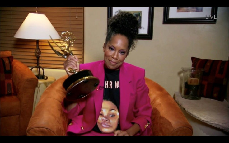 Regina King claimed her Emmy for "Watchmen" in a pink suit -- and a Breonna Taylor tee-shirt