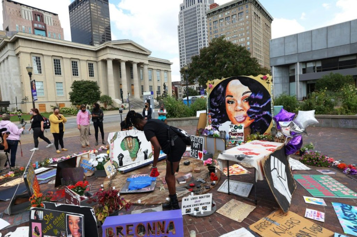 A makeshift memorial for Breonna Taylor in Louisville, Kentucky