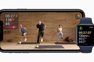 Apple_fitness-plus-iphone11-apple-watch-series-6_09152020