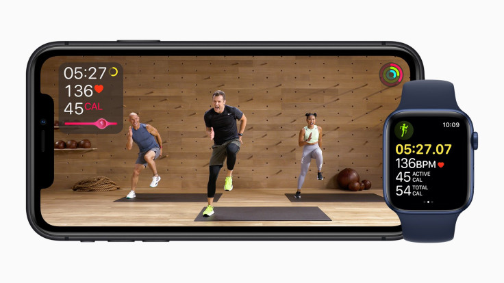 Apple_fitness-plus-iphone11-apple-watch-series-6_09152020