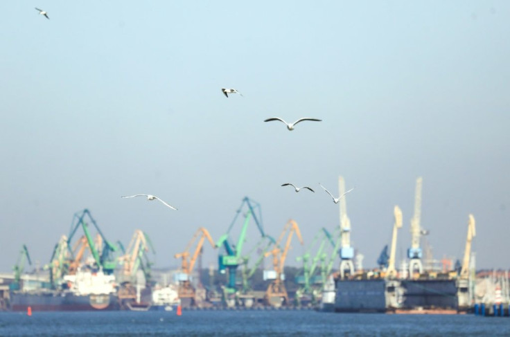 Lithuanian President Gitanas Nauseda emphasised that "the economic reality is that Belarus benefits most from transporting its cargo through Klaipeda"