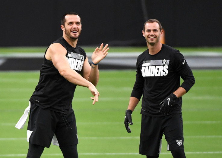 Derek Carr Hunter Renfrow Raiders 