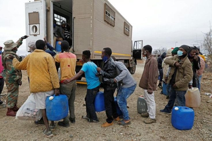 Hundreds have been at arrested at the South African border trying to smuggle groceries and fuel back to Zimbabwe