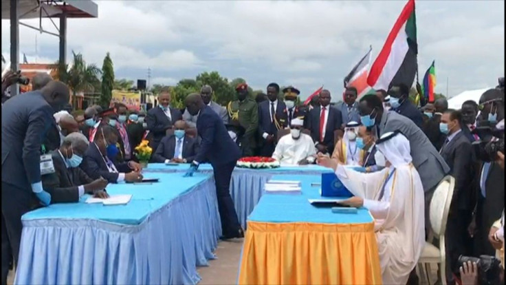IMAGESSouth Sudan's government and rebel groups have signed a landmark peace deal aimed at ending decades of war in which hundreds of thousands have died. Cheers rang out as one by one, representatives from the transitional government and rebel groups sig