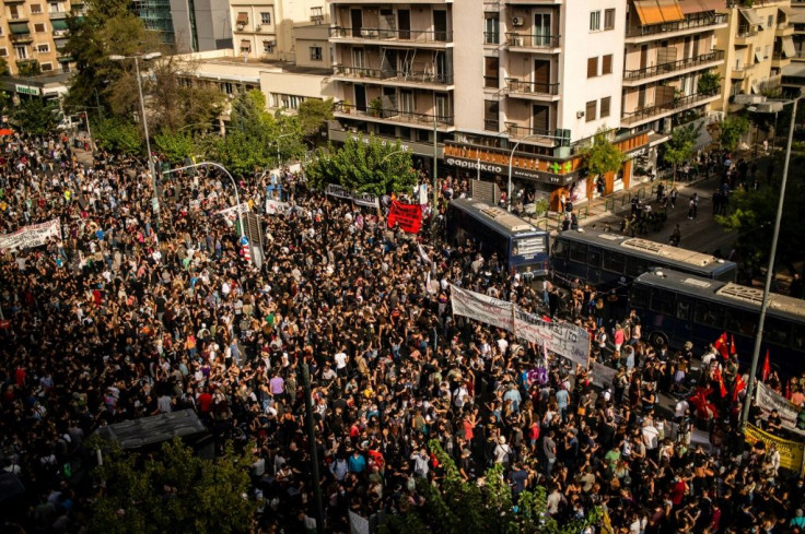 The crowd gathered in response to a call from the anti-fascist movement, trade unions and leftist parties