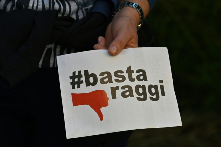 "Raggi no more" is the message from her detractors