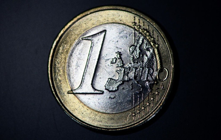 A digital euro would complement, not replace cash