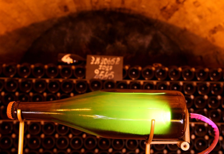Champagne winegrowers still hope to save the year if the second wave of the epidemic does not prohibit end-of-year celebrations