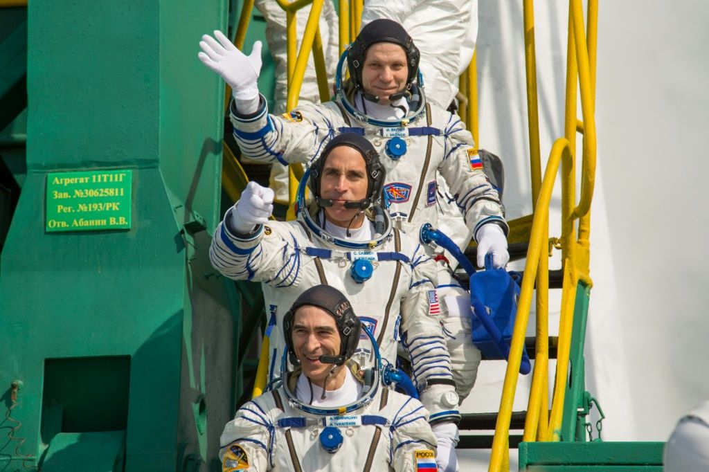 These Millionaires Paid $55M For A Private Trip To Space On A SpaceX ...
