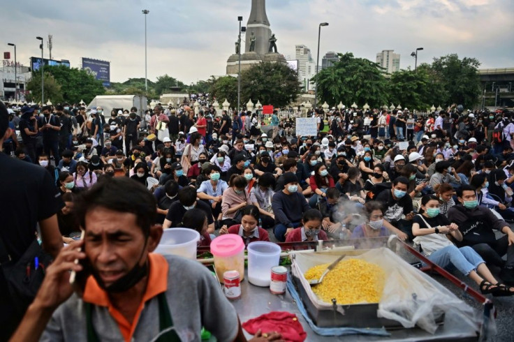 Protesters have quickly noticed that they are often second on the scene at proteste venues, behind food vendors setting up their carts and readying themselves for a busy night