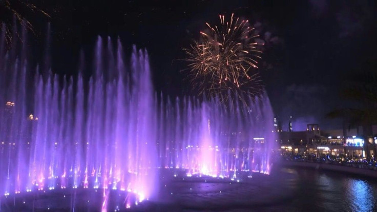 Dubai's record breaking Palm Fountain covers an area of 1,335 square metres and is located at The Pointe shopping and dining district on Palm Jumeirah, a man-made palm-shaped island