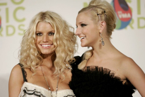 Jessica and Ashlee Simpson at the 2005 MTV Video Music awards in Miami.