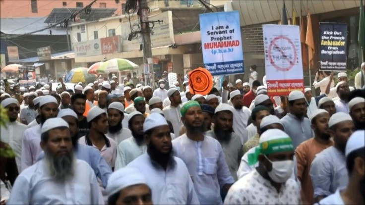 Tens of thousands stage anti-France rally in Bangladesh