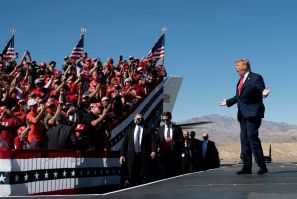 US President Donald Trump campaigns in Arizona, promising a Republican victory