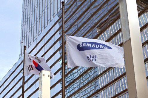 Samsung's mobile and chip businesses were boosted by US sanctions against its Chinese rival Huawei