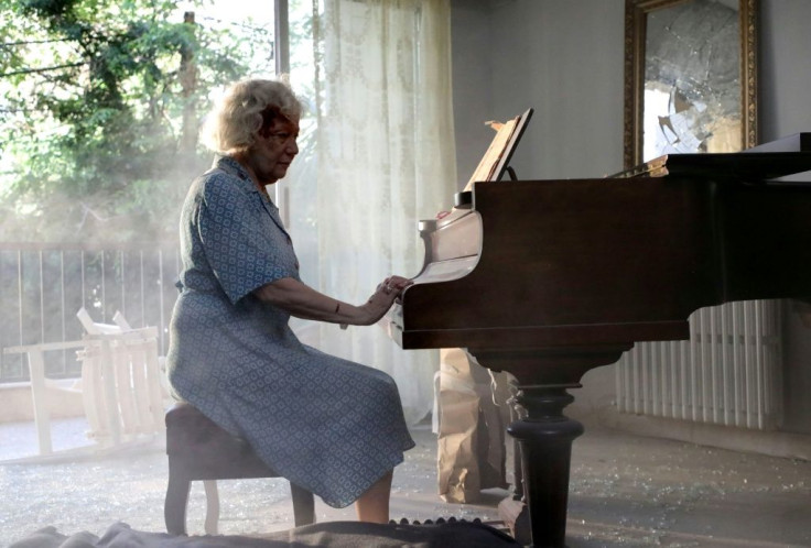 Siham Haddad on the set of Emile Slailaty's short movie "The pianist", part of the "Beirut 6:07" series on Shahid VIP