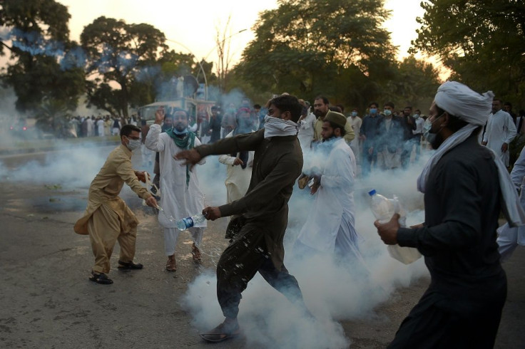 Police fired tear gas to control crowds in Pakistan's capital