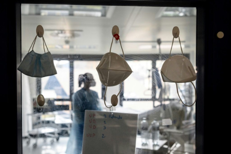 The La-Chaux-de-Fonds hospital has been forced to halt all surgical activities, postponing many interventions and sending the most urgent cases to other hospitalsÂ