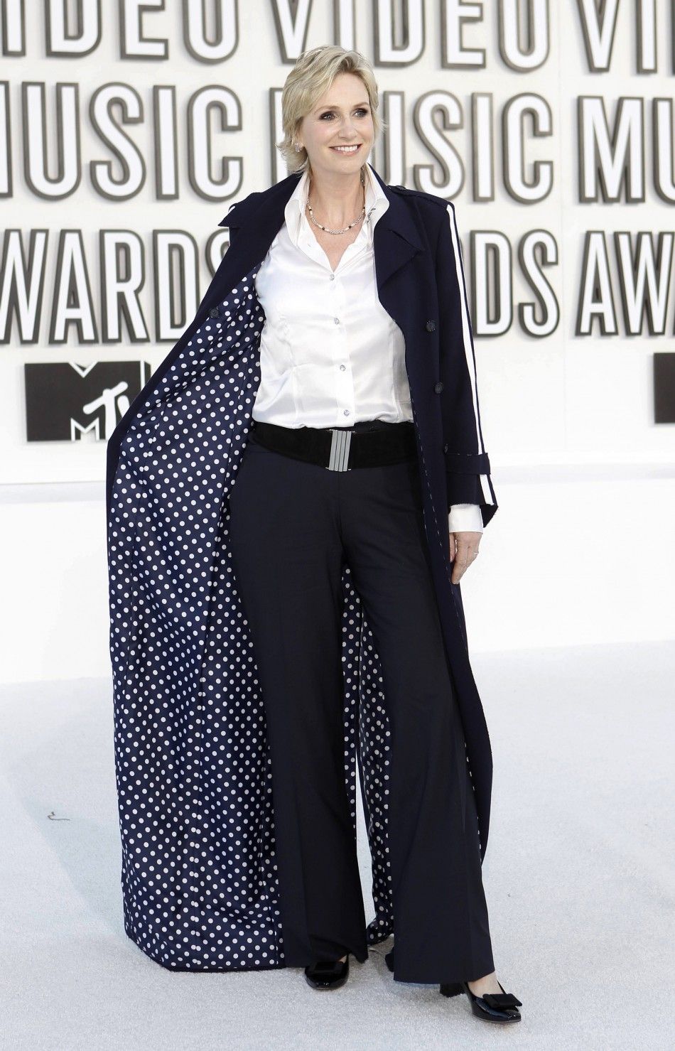 Actress Jane Lynch from the TV series 039Glee039 poses as she arrives at the 2010 MTV Video Music Awards in Los Angeles, California, September 12, 2010.