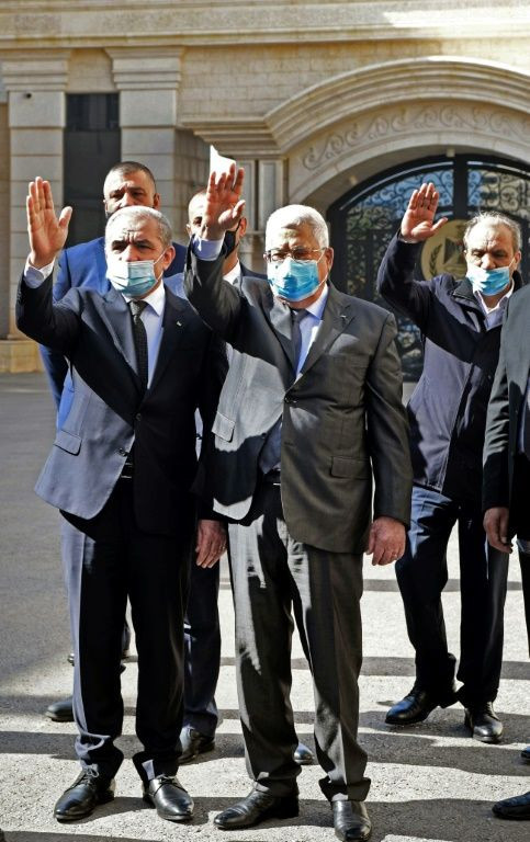 Palestinian president Mahmud Abbas and other top officials pay their last respects to the man he dubbed a "great fighter" for his people