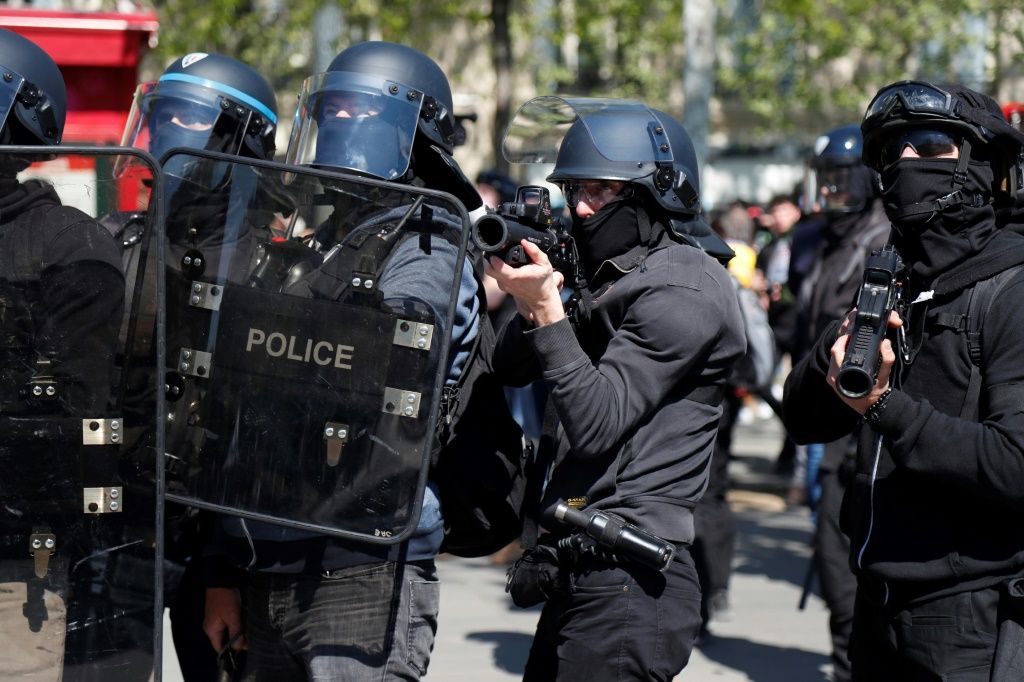 French MPs Tackle Controversial Clampdown On Filming Police | IBTimes