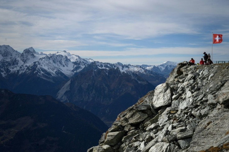 Ski resorts are counting on the Helvetic love of the outdoors, with lift associations launching a campaign urging the Swiss to "hit the slopes"