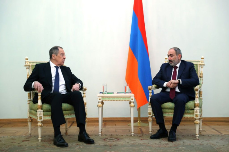 Lavrov (L) met with Pashinyan in Yerevan.