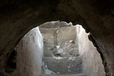 The skeletal remains wer efound in what was a corridor in a suburban villa near Pompeii
