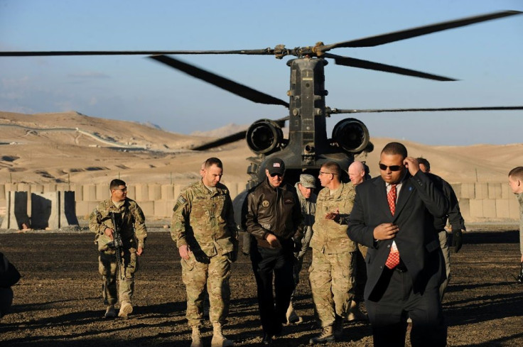 Joe Biden, yang saat itu menjabat sebagai wakil presiden, tiba di pangkalan AS di provinsi Maidan Wardak di Afghanistan pada 2011