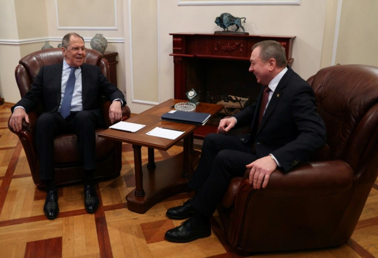 Russian Foreign Minister Sergei Lavrov (L) met his Belarus counterpart Vladimir Makey
