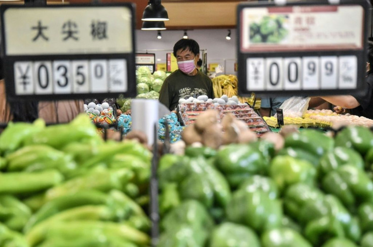 China's consumer price index (CPI), a key gauge of retail inflation, fell 0.5 percent on-year for the first time in over a decade, officials said Wednesday