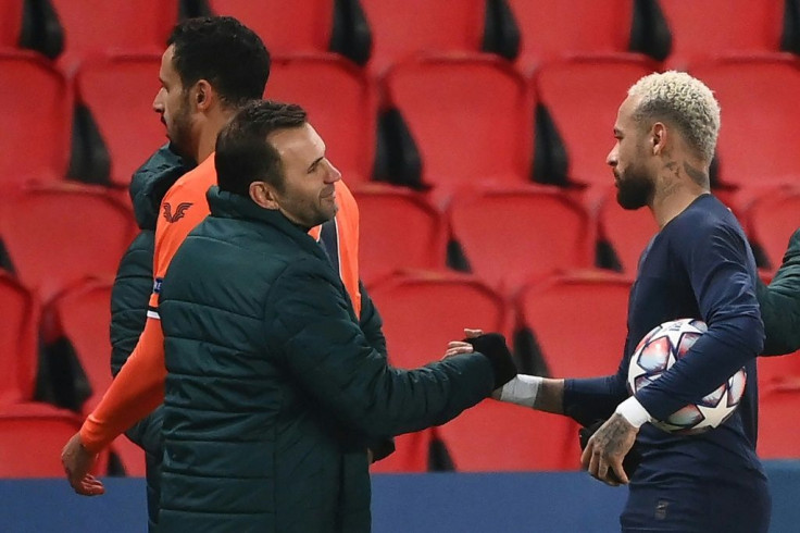 Neymar with Istanbul Basaksehir coach Okan Buruk