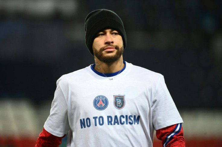 Neymar sporting a t-shirt with the slogan "No To Racism" during the warm-up before Wednesday's restart