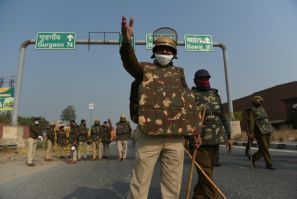 Indian police stop farmers from joining protests against recent agricultural reforms